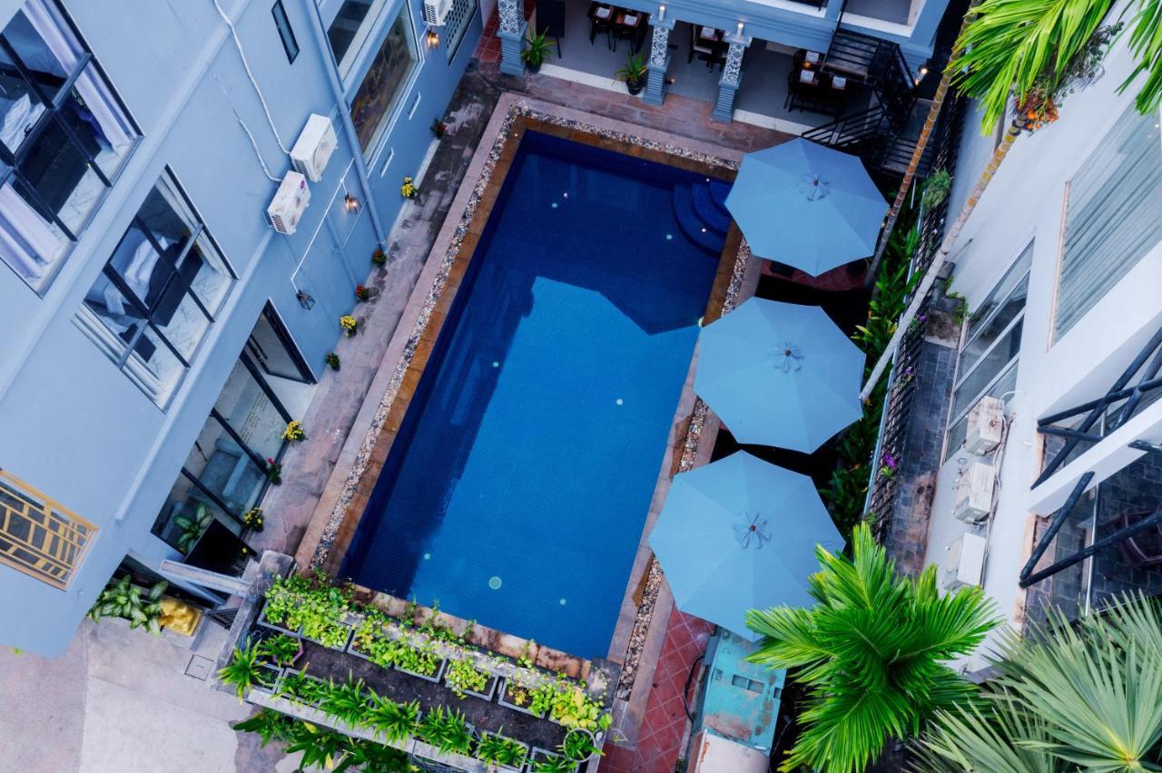 The Rabbit Hole Hotel & Spa Siem Reap Exterior photo